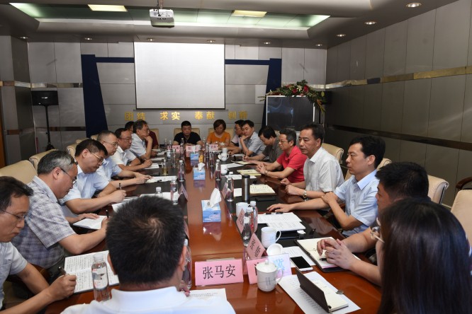 市政公用集團(tuán)領(lǐng)導(dǎo)與長(zhǎng)運(yùn)集團(tuán)、長(zhǎng)運(yùn)股份領(lǐng)導(dǎo)班子召開(kāi)見(jiàn)面會(huì)