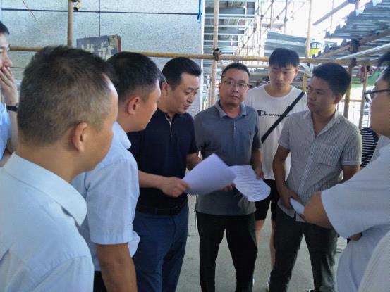 王曉視察青山、徐坊客運(yùn)站改造工程進(jìn)展情況