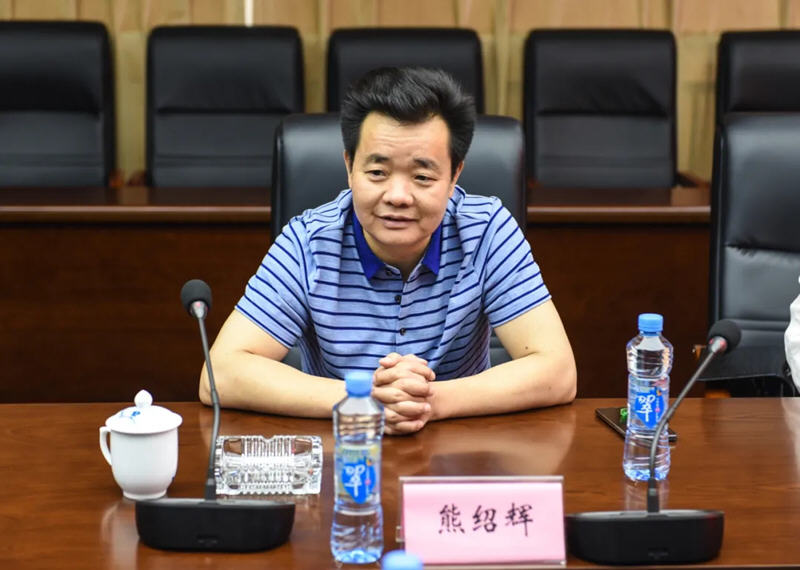 江西長運(yùn)與南昌市工傷和職工失業(yè)保險(xiǎn)服務(wù)中心召開“彰顯省會(huì)擔(dān)當(dāng)，我們怎么干”企業(yè)研討專題會(huì)