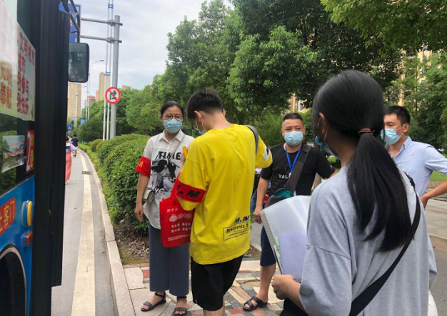 多家子公司多措并舉，為高考學(xué)子獻(xiàn)愛心