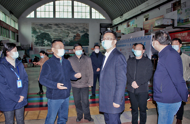 省春運(yùn)辦丁光明一行到景德鎮(zhèn)公交、長運(yùn)督導(dǎo)春運(yùn)工作