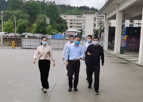 劉磊到撫州長運宜黃分公司調研指導