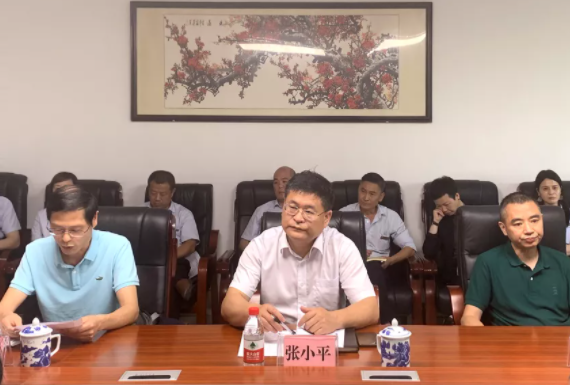 張小平、吳隼一行蒞臨吉安長運(yùn)、吉安公交檢查指導(dǎo)工作