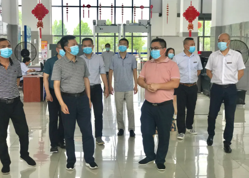 上饒市安委會綜合督察組督導鄱陽長運節(jié)前安全生產(chǎn)工作