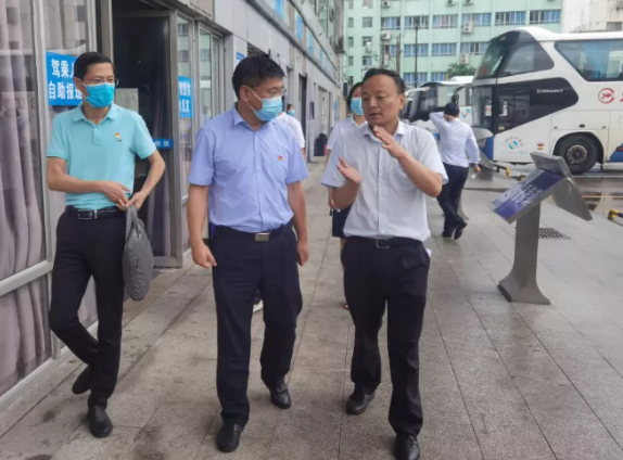 張小平一行督導(dǎo)都市城際公交安全、文明創(chuàng)建、疫情防控及黨史學(xué)習(xí)教育工作