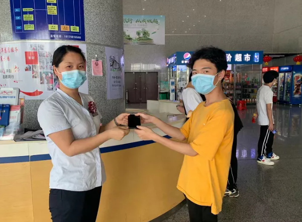 都市城際公交   旅客遺失手機(jī) 車站及時找回