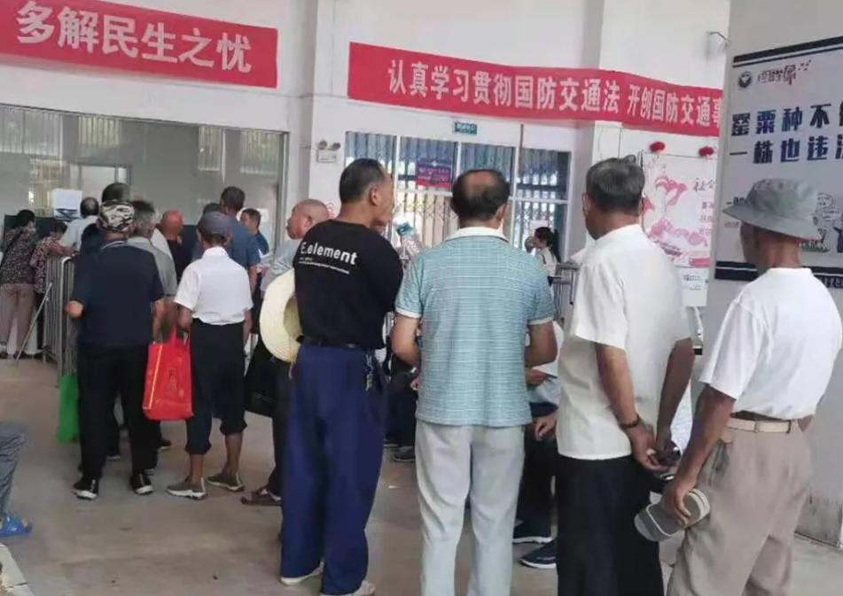 景德鎮(zhèn)長運：浮梁長運老年公交卡年審、換證工作全面展開