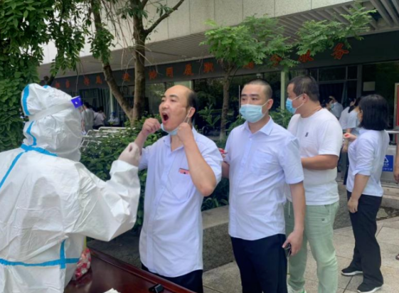 都市城際公交：落實疫情主體責(zé)任 開展免費核酸檢測