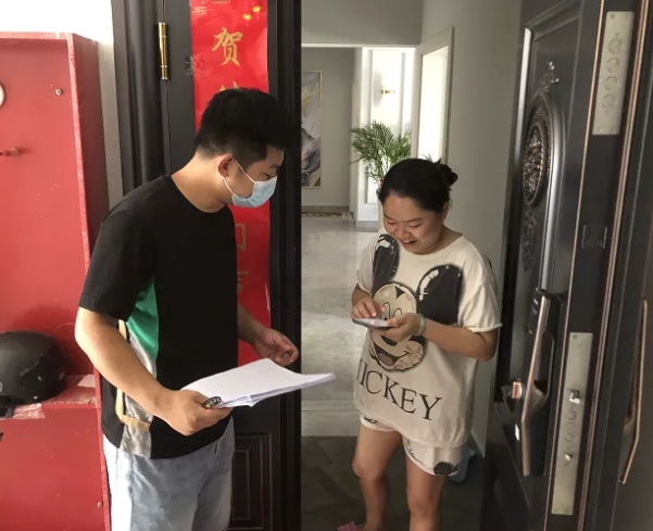 鄱陽長(zhǎng)運(yùn) 協(xié)助社區(qū)開展新冠疫苗接種排查工作