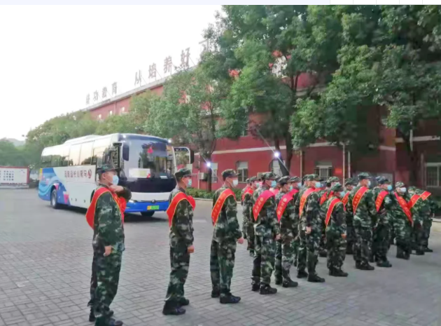 馬鞍山長客圓滿完成新生入校、學(xué)生實(shí)習(xí)、新兵入伍運(yùn)輸任務(wù)
