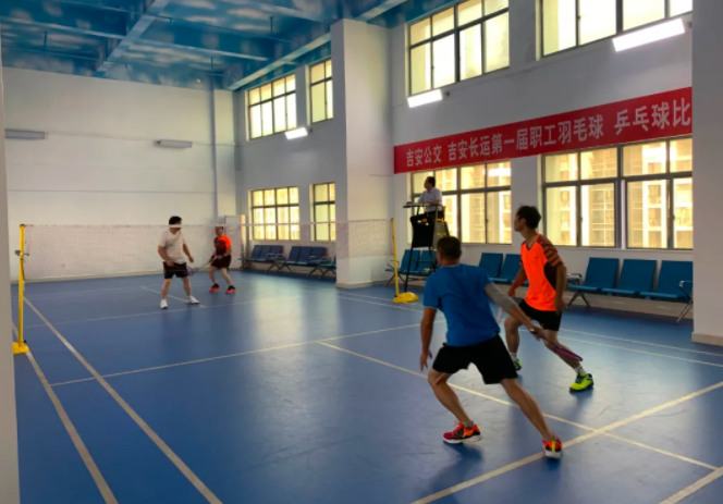 吉安公交 吉安長(zhǎng)運(yùn)開(kāi)展第一屆職工羽毛球、乒乓球比賽