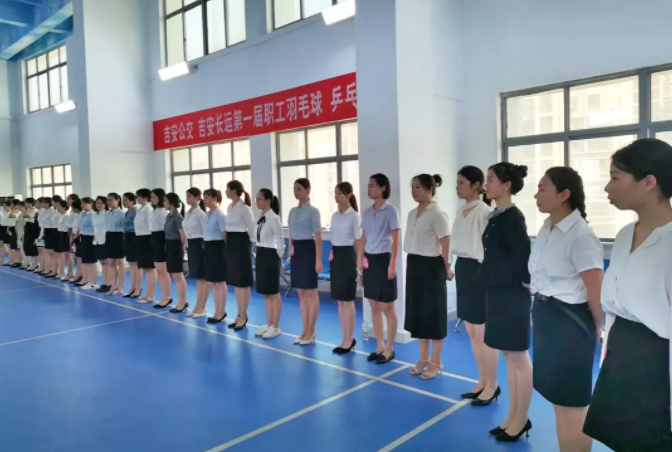 吉安長運招聘吉安高鐵西站、井岡山機(jī)場至井岡山景區(qū)旅游巴士直通專線導(dǎo)乘員