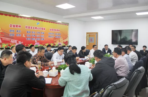 江西長運前往贛州新世紀(jì)開展  定制客運業(yè)務(wù)交流學(xué)習(xí)   占梁帶隊