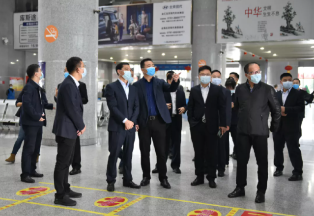 萬義輝一行檢查指導(dǎo)江西長運(yùn)文明創(chuàng)建、疫情防控常態(tài)化工作 王曉陪同