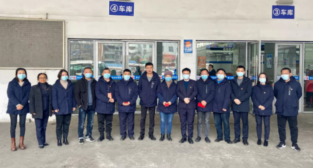 江西長(zhǎng)運(yùn)多家子公司開展慰問困難職工活動(dòng)（二）