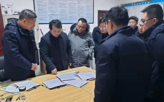 吉安公交領(lǐng)導(dǎo)班子深入一線檢查安全生產(chǎn)工作并慰問(wèn)職工