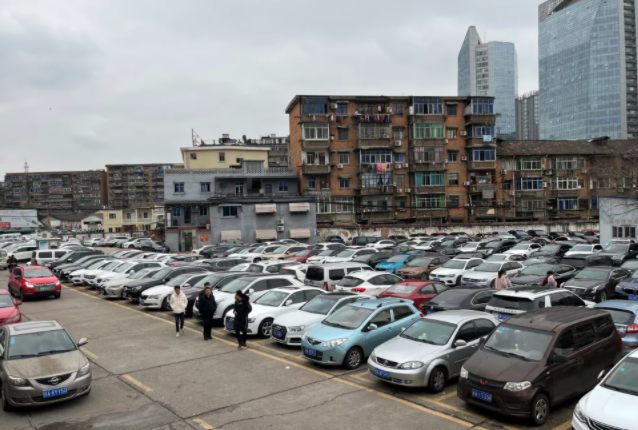 長(zhǎng)運(yùn)物業(yè) 物業(yè)經(jīng)營(yíng)分公司停車場(chǎng)迎來(lái)節(jié)后停車高峰潮