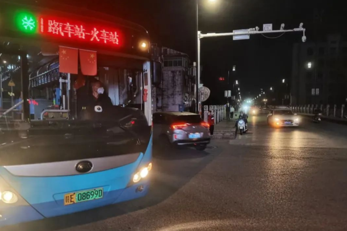 同心抗疫 || 婺源公交：調(diào)配運力 助力復工復產(chǎn)