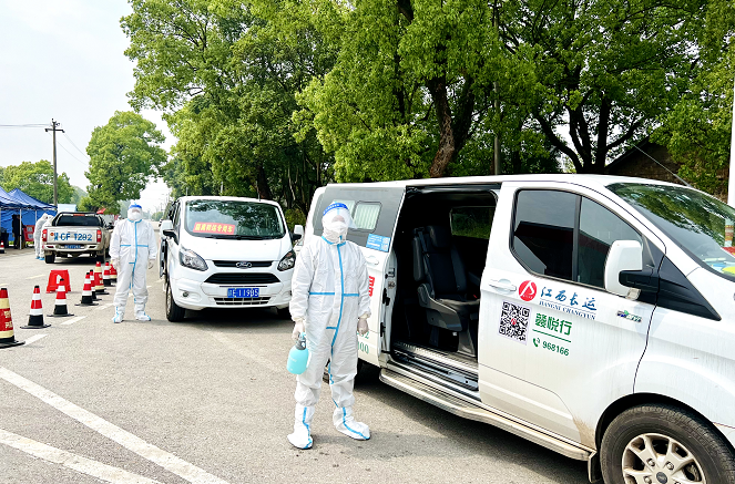 鄱陽長運:24小時待命 隔離轉(zhuǎn)運戰(zhàn)疫情