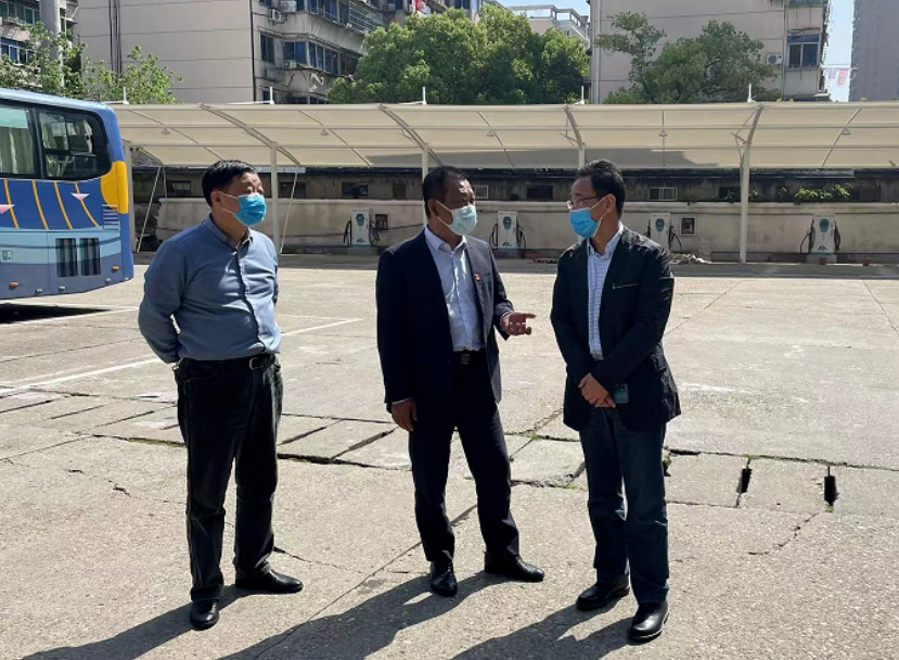 穆孫祥深入都市城際公交、長(zhǎng)運(yùn)出租督導(dǎo)疫情防控工作