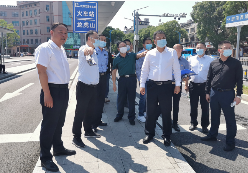 鷹潭公交 協(xié)調(diào)優(yōu)化火車站公交?？奎c(diǎn)    助力消除交通安全隱患