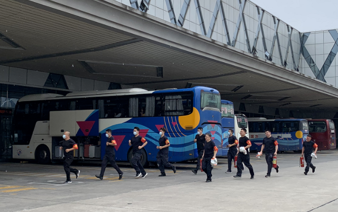 都市城際公交開展2022年安全生產(chǎn)月火災事故專項應急演練