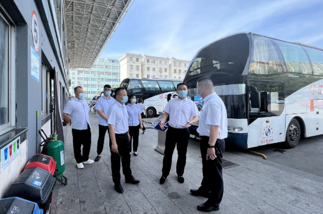 今日快報 || 王曉深入基層督導(dǎo)疫情防控并慰問一線員工