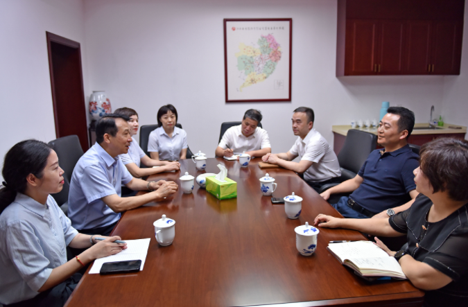 王曉會(huì)見(jiàn)國(guó)壽財(cái)險(xiǎn)江西省分公司總經(jīng)理郭新武