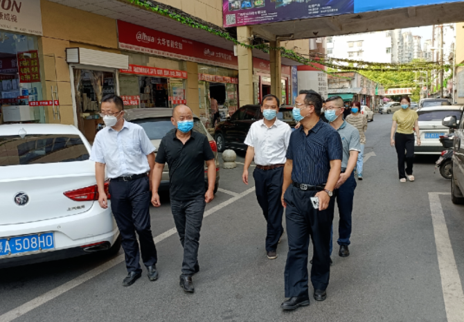 南昌交通集團(tuán)黨委委員、副總經(jīng)理沈崗一行蒞臨長運(yùn)物業(yè)督導(dǎo)創(chuàng)建工作