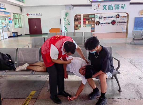 上饒汽運(yùn):旅客突發(fā)疾病 工作人員緊急救助