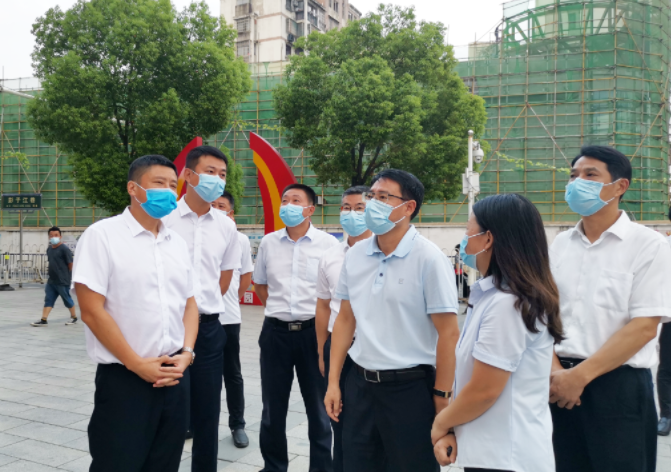 江新洪一行深入南昌長途汽車站督導(dǎo)疫情防控、文明創(chuàng)建工作 占梁陪同