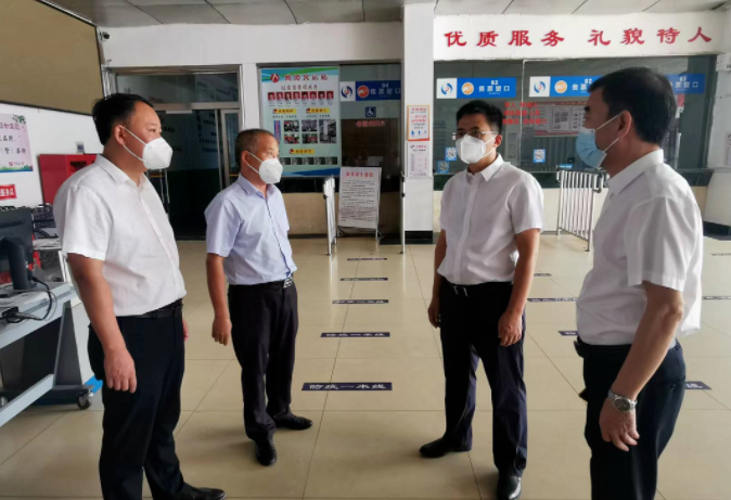 肖良芝深入一線督導(dǎo)復(fù)工復(fù)產(chǎn)、安全維穩(wěn)工作