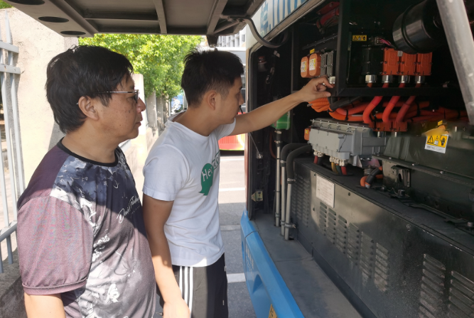 黃山長運  黃山城際公交開展迎“國慶、二十大”安全隱患大排查