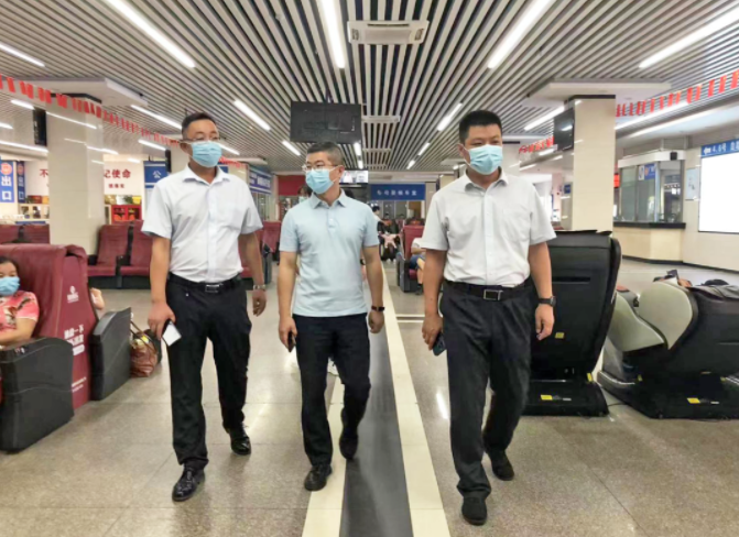 南昌交通集團(tuán)綜治安全組督導(dǎo)都市城際公交、長(zhǎng)運(yùn)物業(yè)文明創(chuàng)建等工作