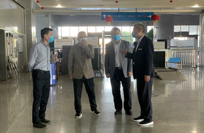 張小平一行督導南昌長途汽車西站安全運輸、疫情防控、文明創(chuàng)建等工作