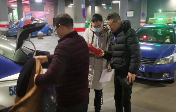 長(zhǎng)運(yùn)出租  開(kāi)展?fàn)I運(yùn)車輛安全隱患大排查