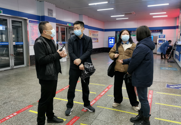 都市城際公交：市交通運(yùn)輸局領(lǐng)導(dǎo)督導(dǎo)青山客運(yùn)分公司文明創(chuàng)建、安全生產(chǎn)工作