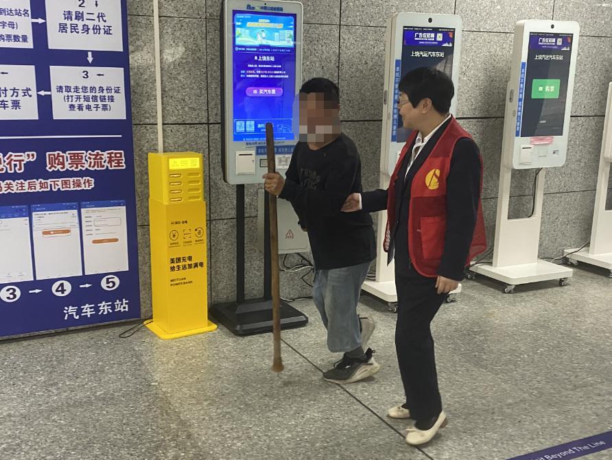 上饒汽運(yùn):開(kāi)通綠色通道 助力旅客順利乘車(chē)