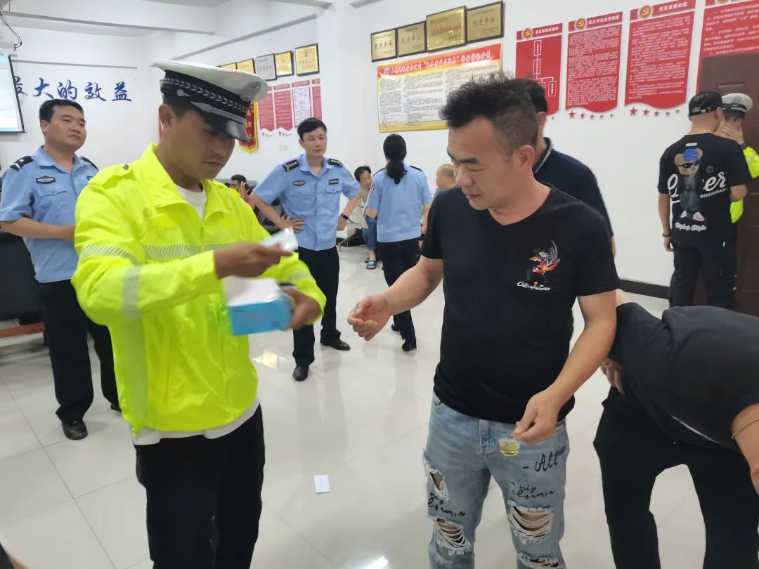 上饒汽運:鉛山公司開展駕駛員“毒品”尿檢專項行動