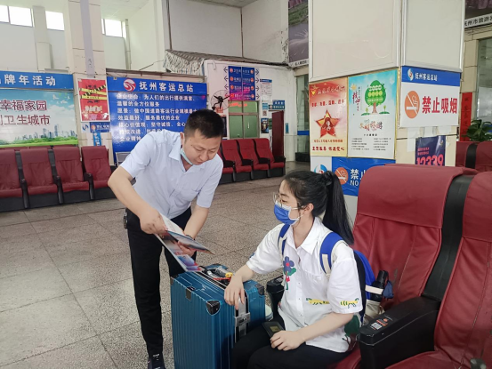 撫州長運(yùn)  開展安全生產(chǎn)月宣傳活動(dòng)