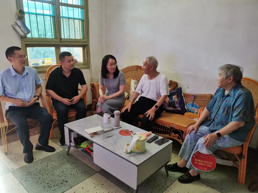 萍鄉(xiāng)長運：走訪慰問老黨員、困難黨員
