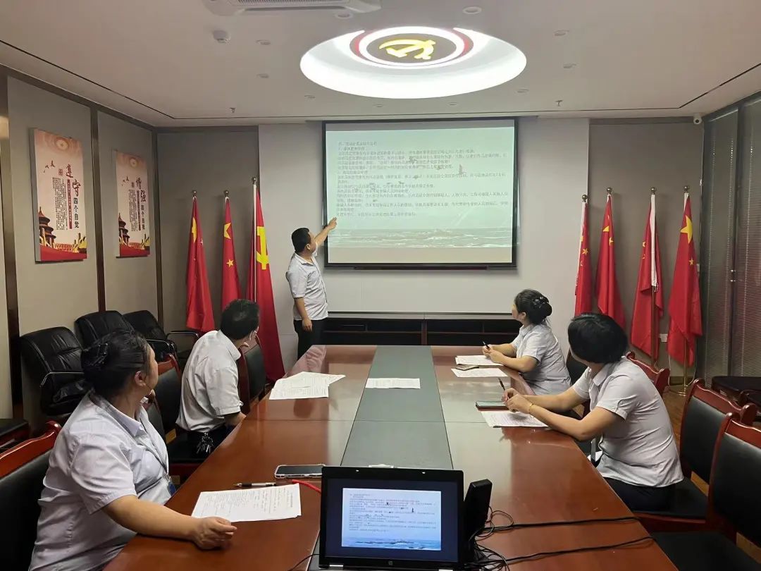 都市城際公交：開展“三品”安檢員理論、實踐知識培訓(xùn)