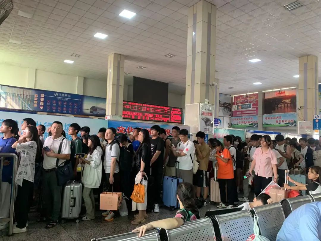 江西長運積極應(yīng)對中秋、國慶客流高峰