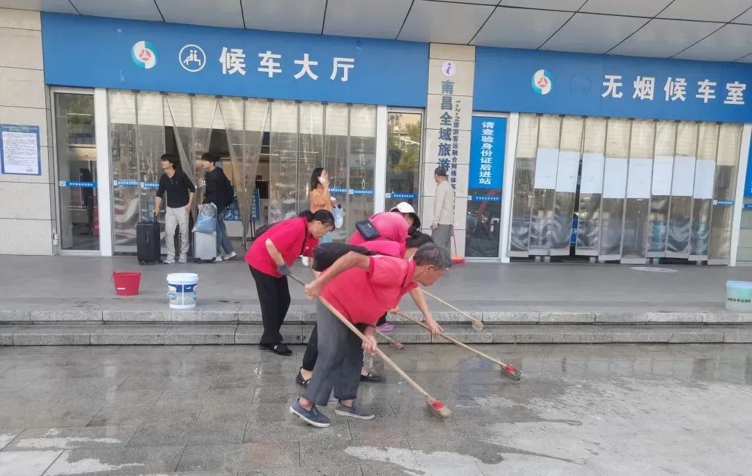 都市城際公交 積極維護(hù)站容站貌 確?！皠?chuàng)文鞏衛(wèi)”工作務(wù)實(shí)推進(jìn)