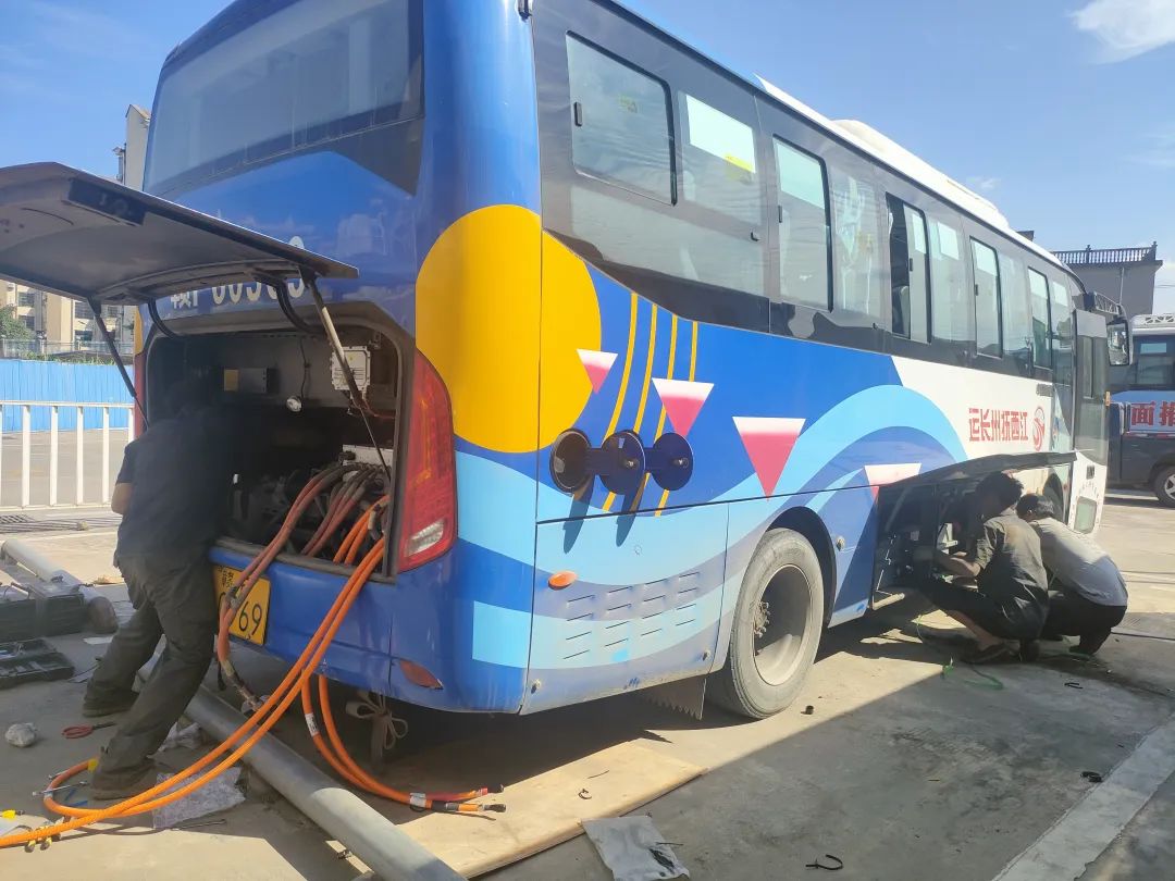 撫州長(zhǎng)運(yùn)：金溪分公司開展新能源車電池專業(yè)檢測(cè)工作