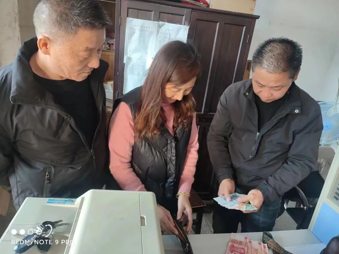 吉安公司：拾金不昧！這位駕駛員好樣的！