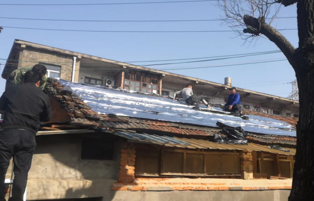 長(zhǎng)鴻物業(yè) 關(guān)注轄區(qū)民生問題 及時(shí)維修漏點(diǎn)