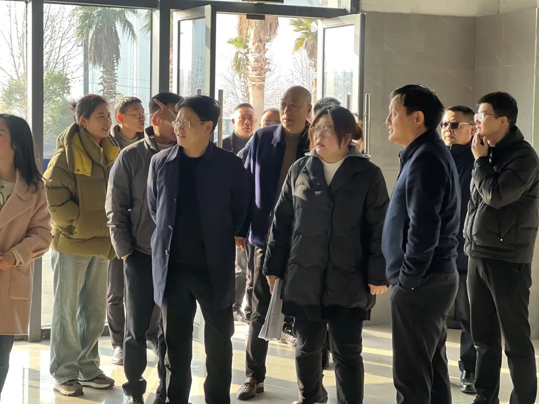 鄱陽(yáng)縣創(chuàng)衛(wèi)督導(dǎo)組到鄱陽(yáng)客運(yùn)總站督導(dǎo)創(chuàng)建工作