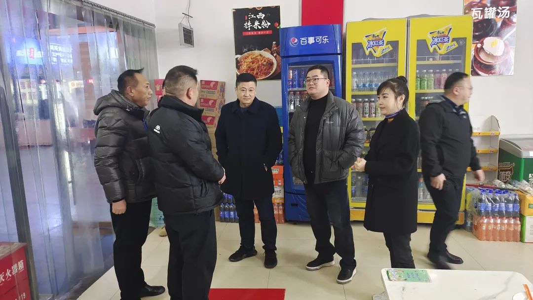 占梁一行督導(dǎo)九江長運春運工作