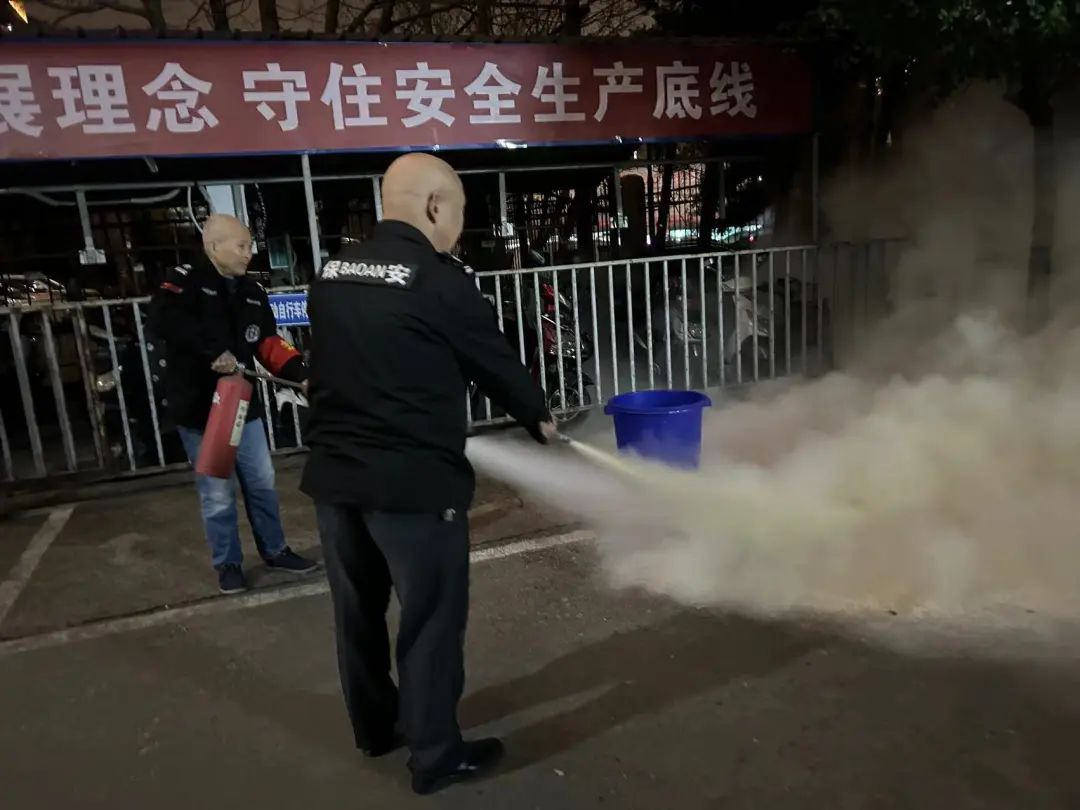 長(zhǎng)運(yùn)物業(yè) 開展夜間值班消防聯(lián)動(dòng)應(yīng)急演練